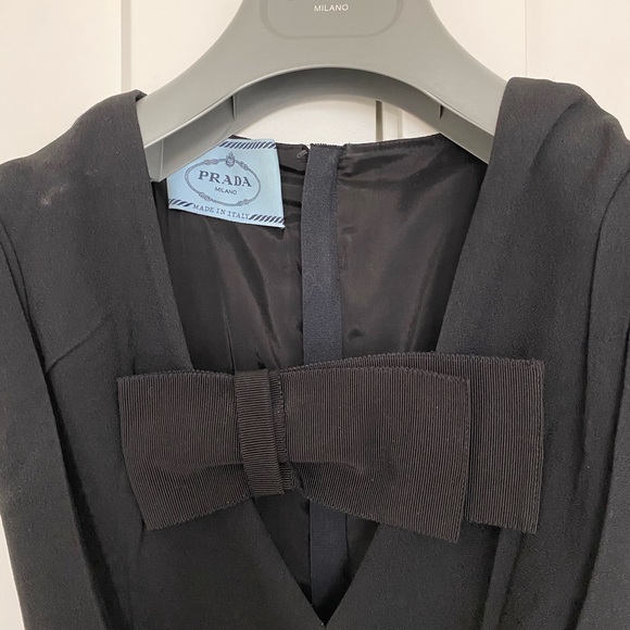 PRADA black dress. Sleeveless, v-neck with ribbon across and vela belt - Picture 3 of 7